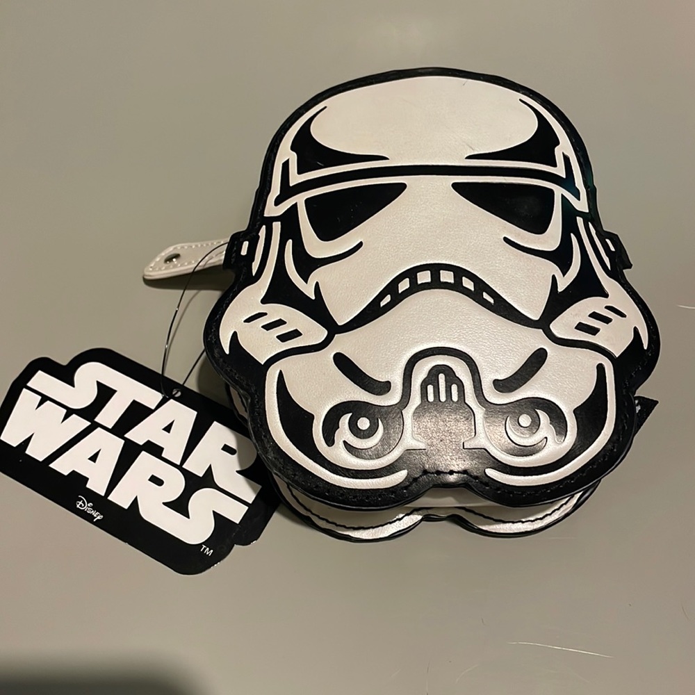 Star Wars coin purse Stormtrooper white in color